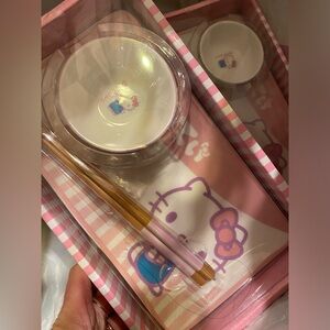 New Hello Kitty Plate and Chopstick Set